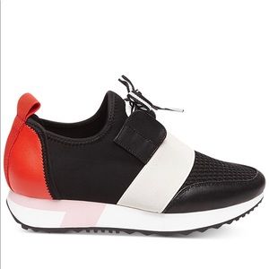 Steve Madden sneaker size 7 women’s